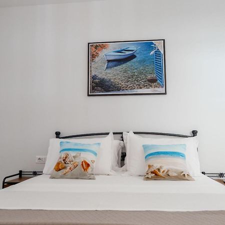 Aleksandra Apartments Sarandë エクステリア 写真