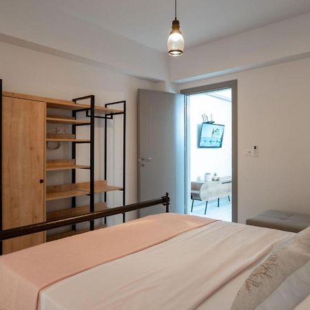 Aleksandra Apartments Sarandë エクステリア 写真