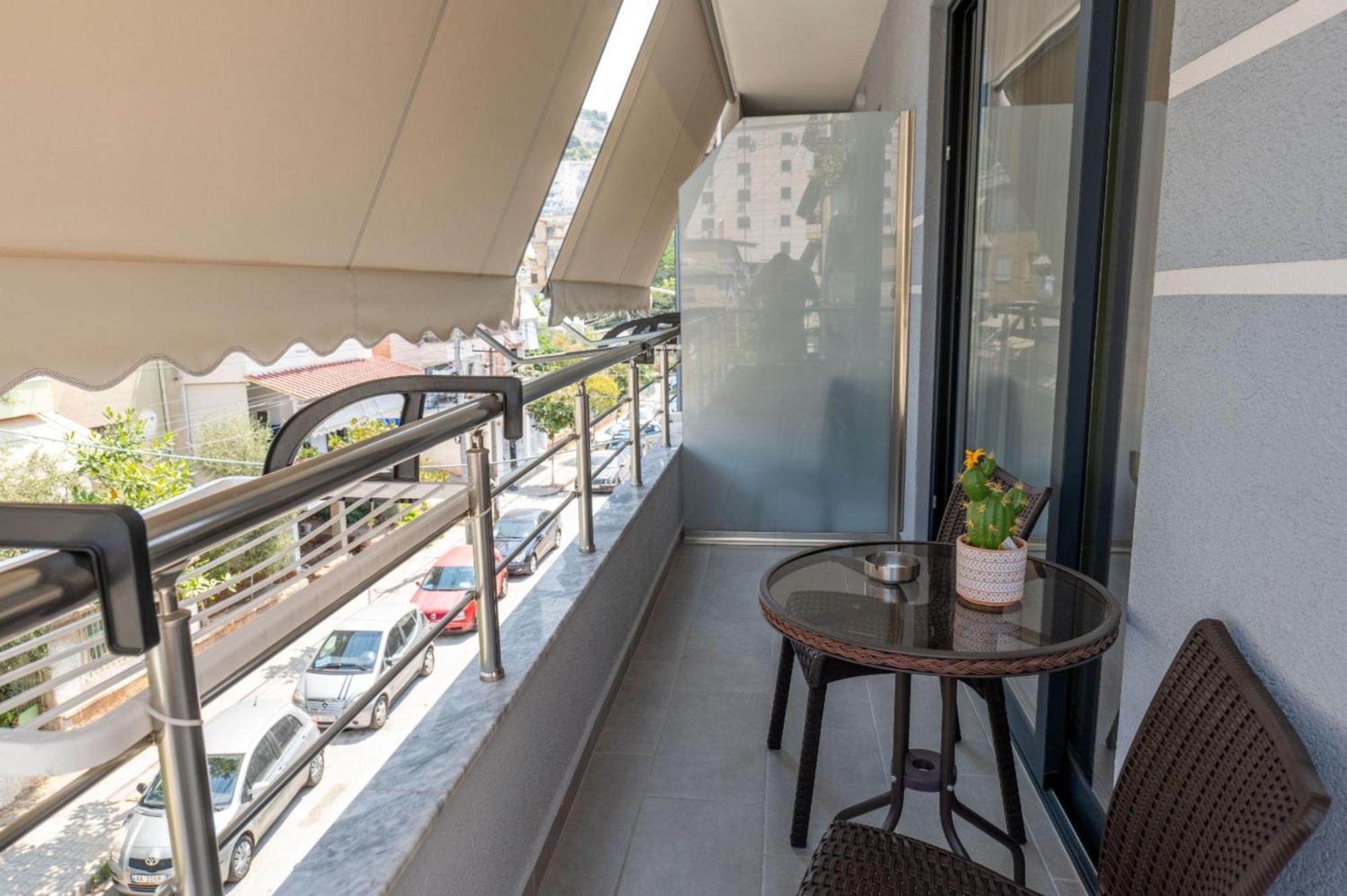 Aleksandra Apartments Sarandë エクステリア 写真