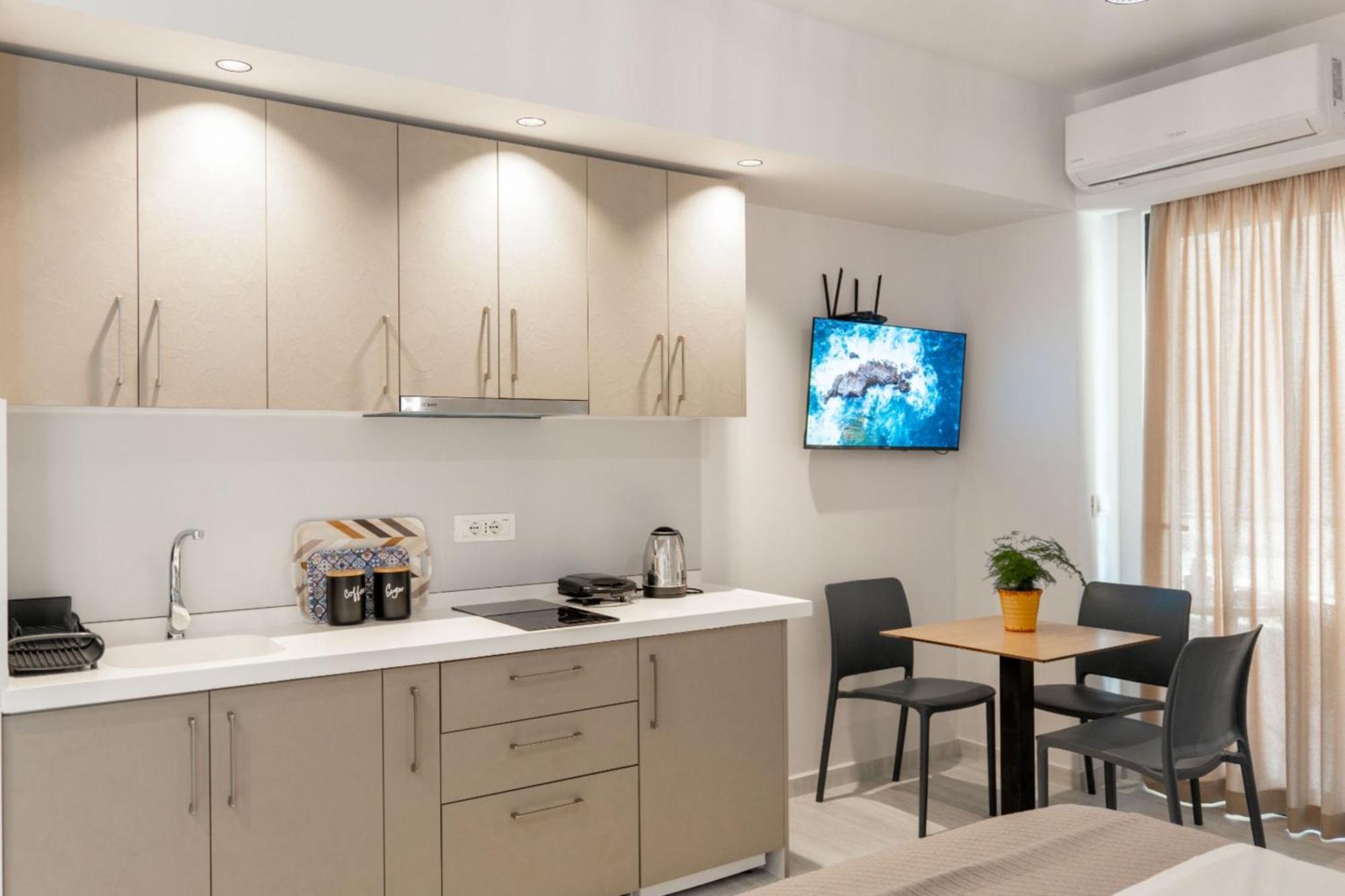 Aleksandra Apartments Sarandë エクステリア 写真