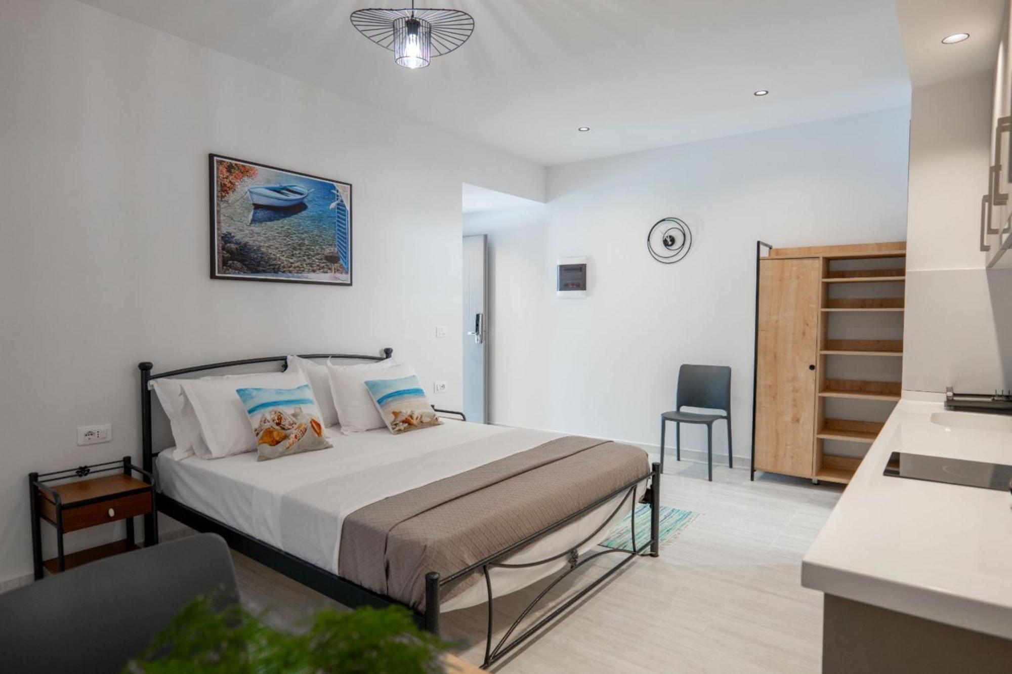 Aleksandra Apartments Sarandë エクステリア 写真