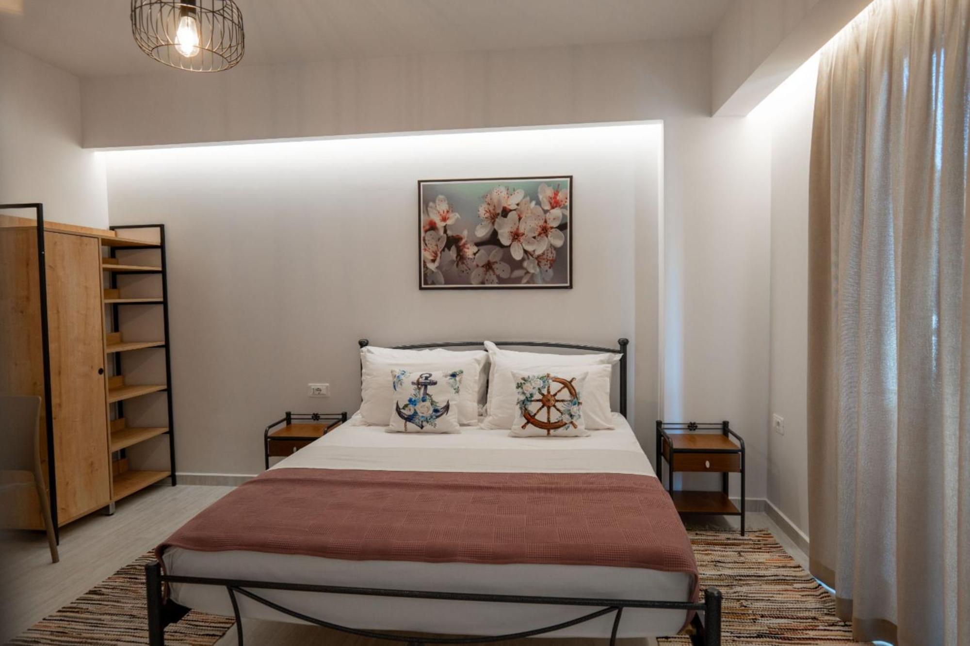 Aleksandra Apartments Sarandë エクステリア 写真