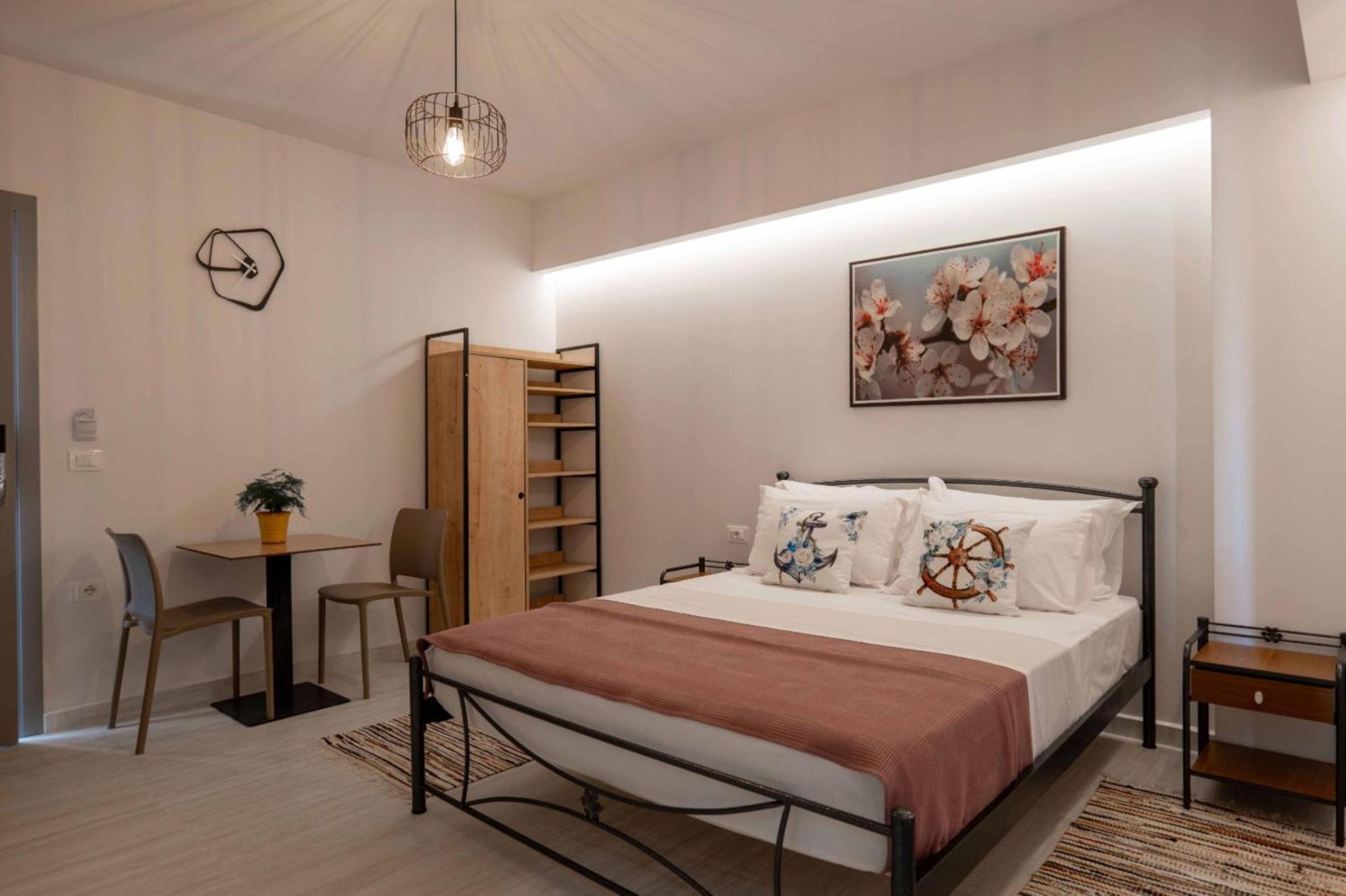 Aleksandra Apartments Sarandë エクステリア 写真