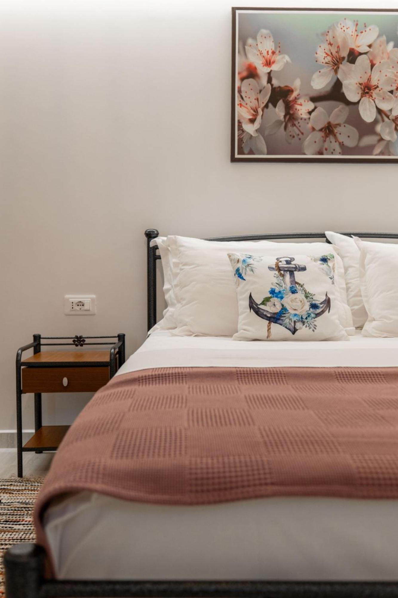 Aleksandra Apartments Sarandë エクステリア 写真