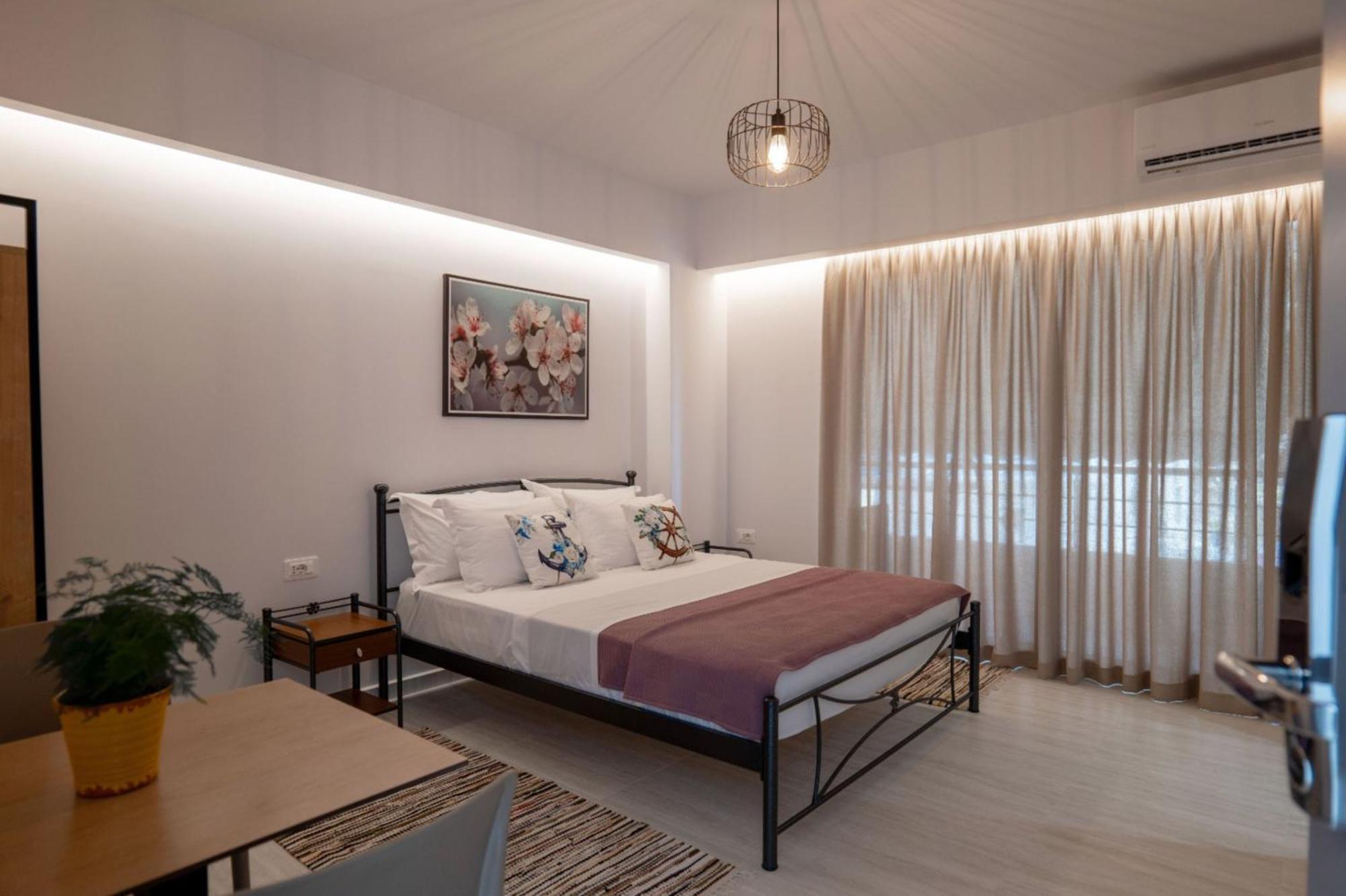 Aleksandra Apartments Sarandë エクステリア 写真