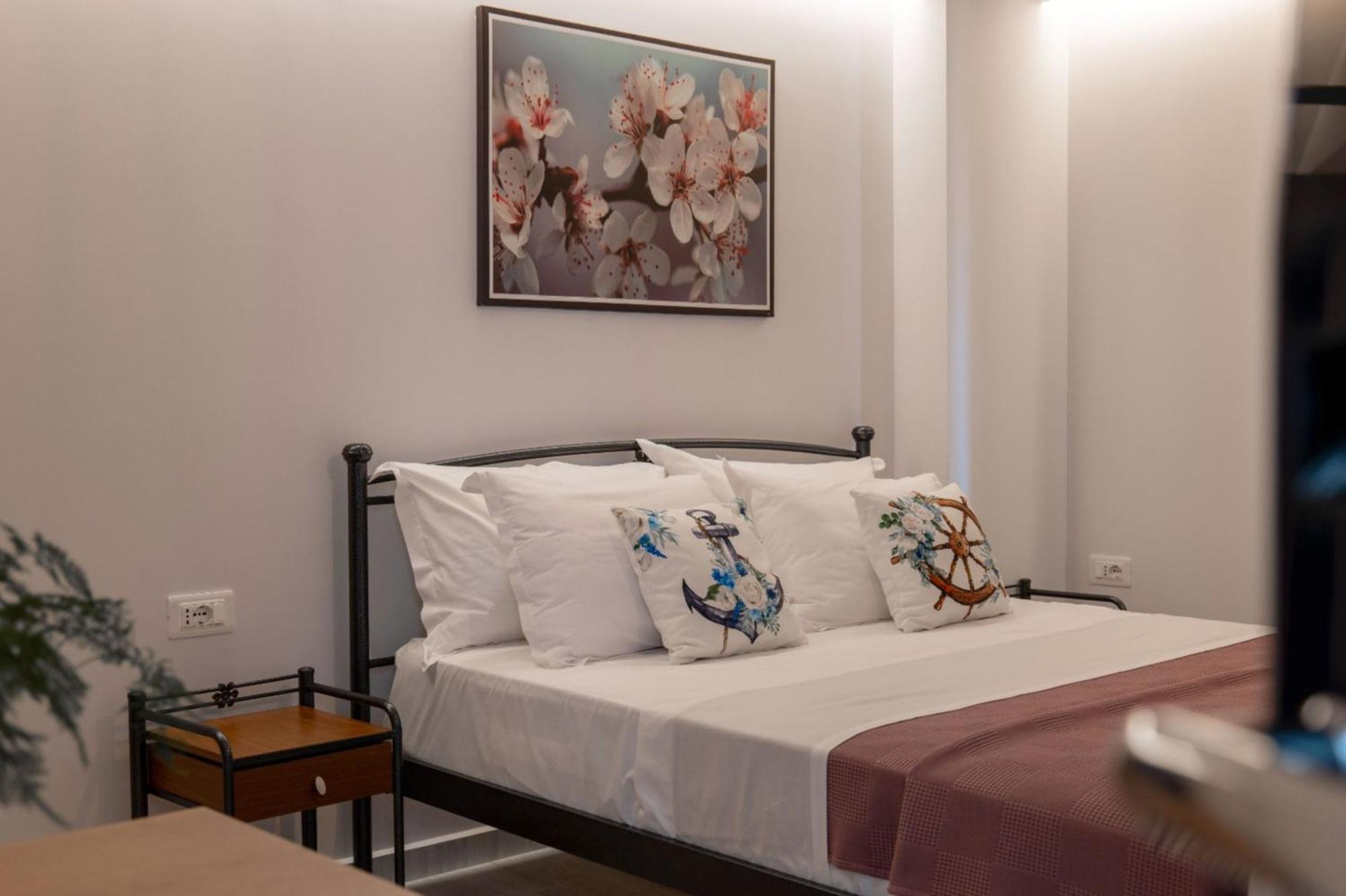 Aleksandra Apartments Sarandë エクステリア 写真