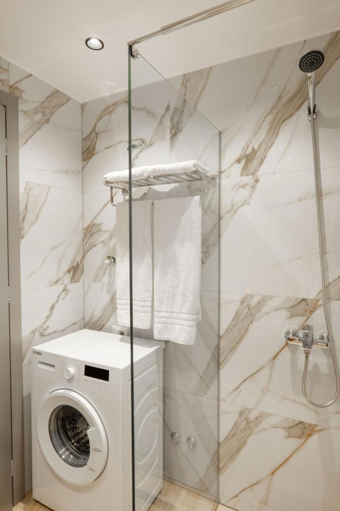 Aleksandra Apartments Sarandë エクステリア 写真