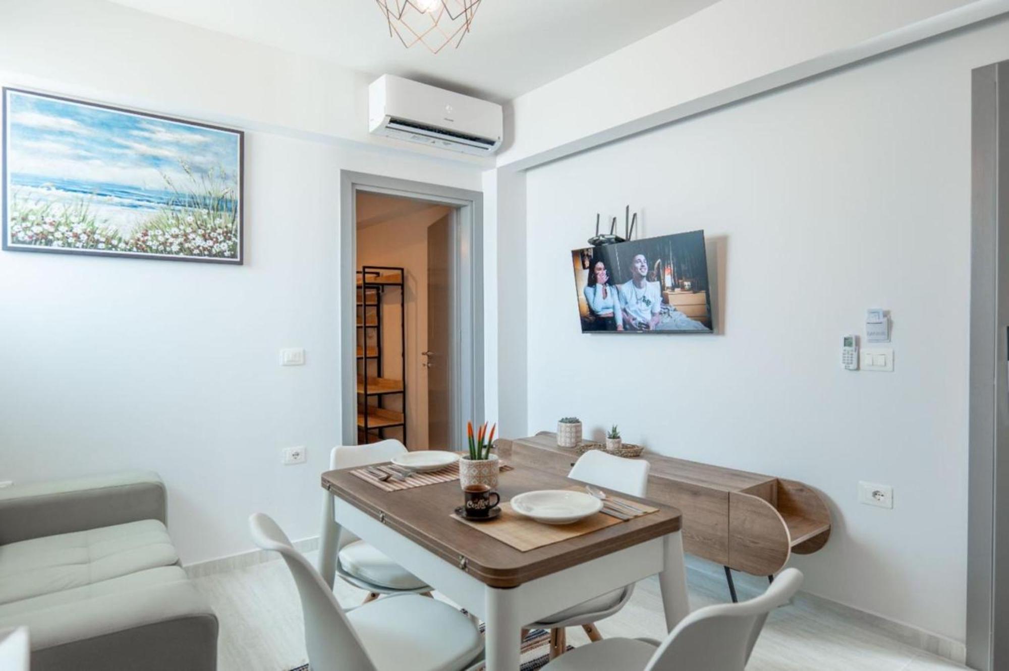 Aleksandra Apartments Sarandë エクステリア 写真