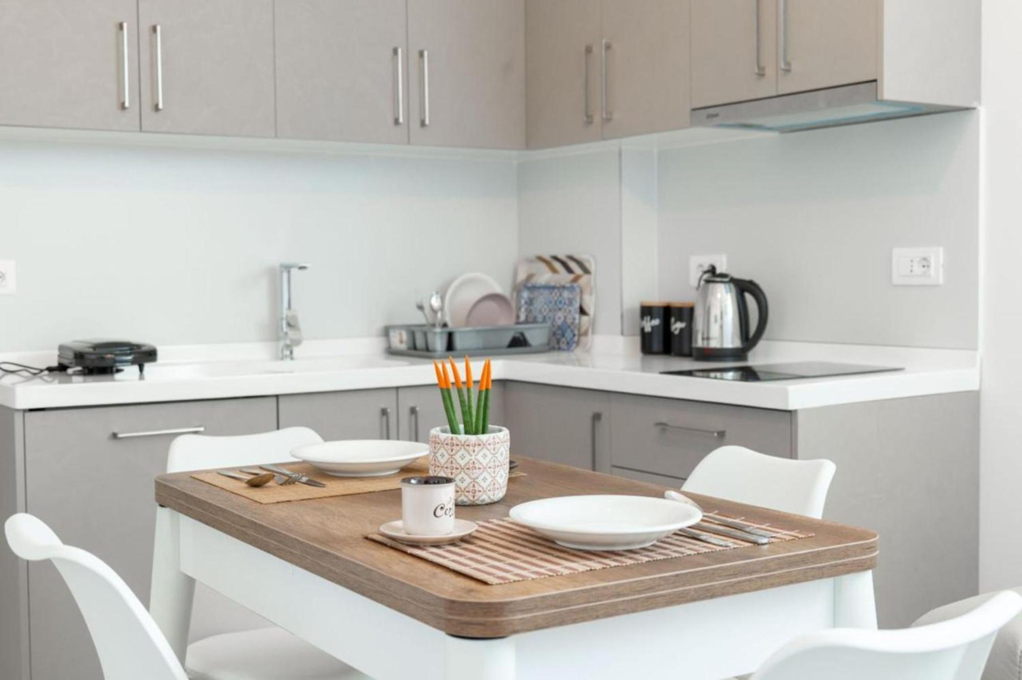 Aleksandra Apartments Sarandë エクステリア 写真